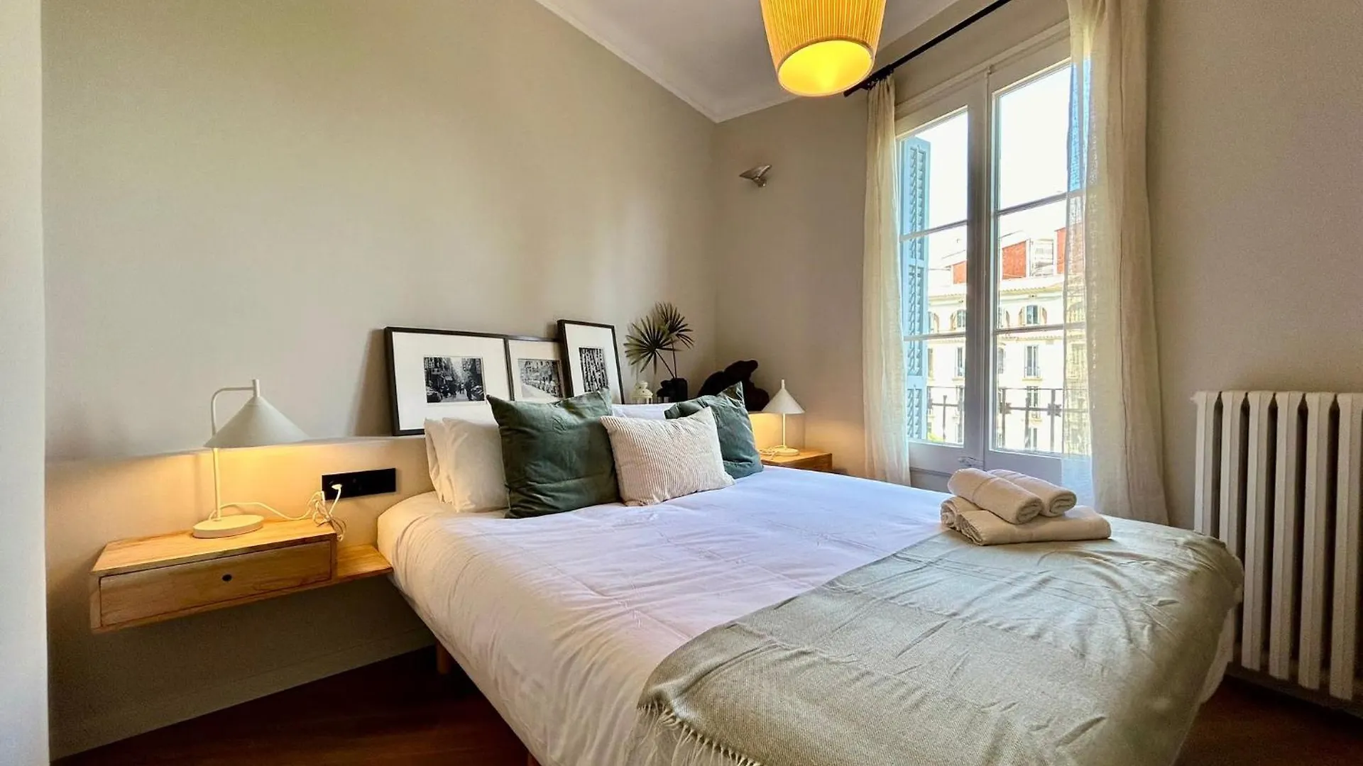 Barcelonaforrent Plaza Sagrada Familia Apartment  Barcelona