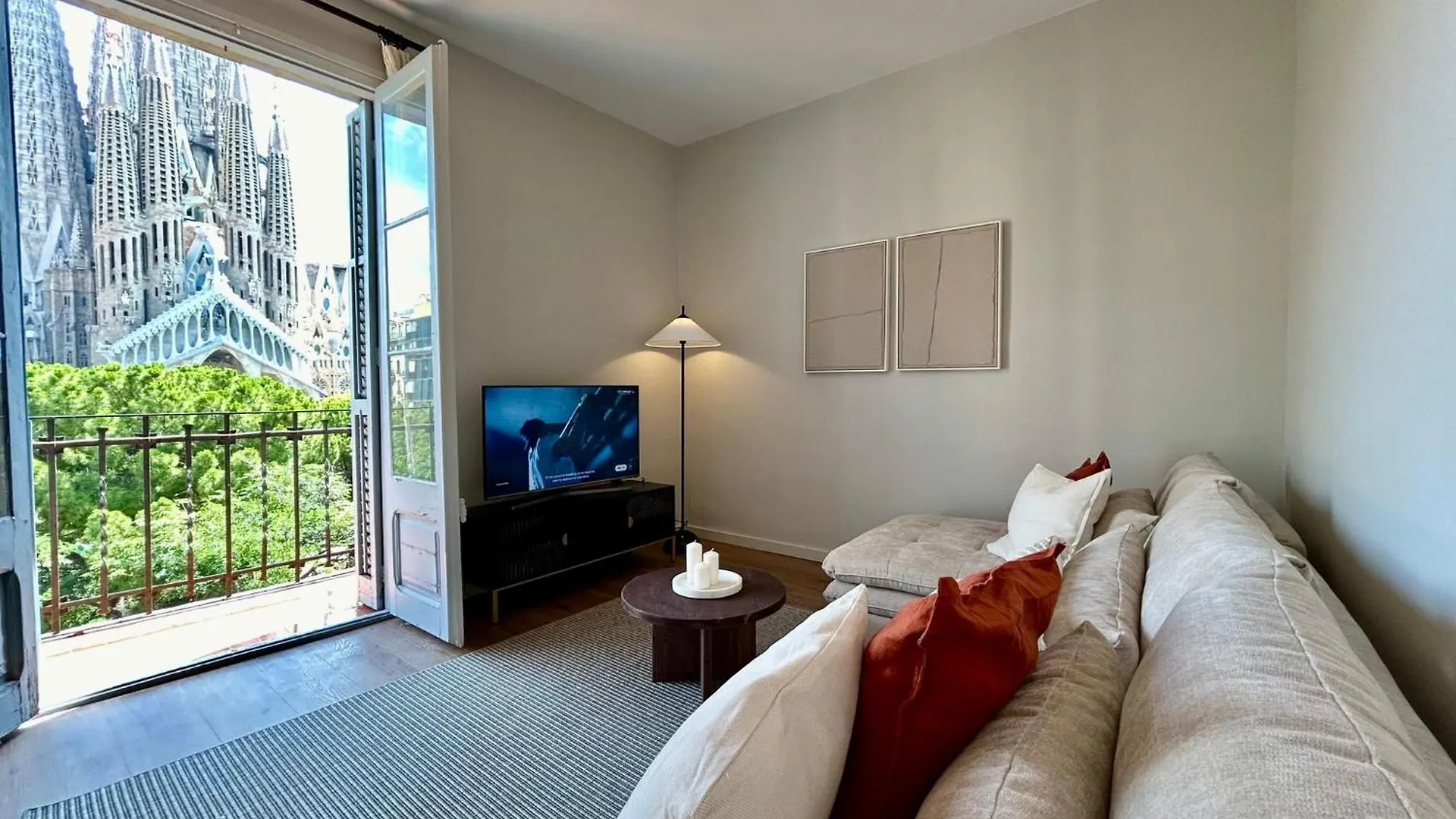 Barcelonaforrent Plaza Sagrada Familia Apartment Barcelona