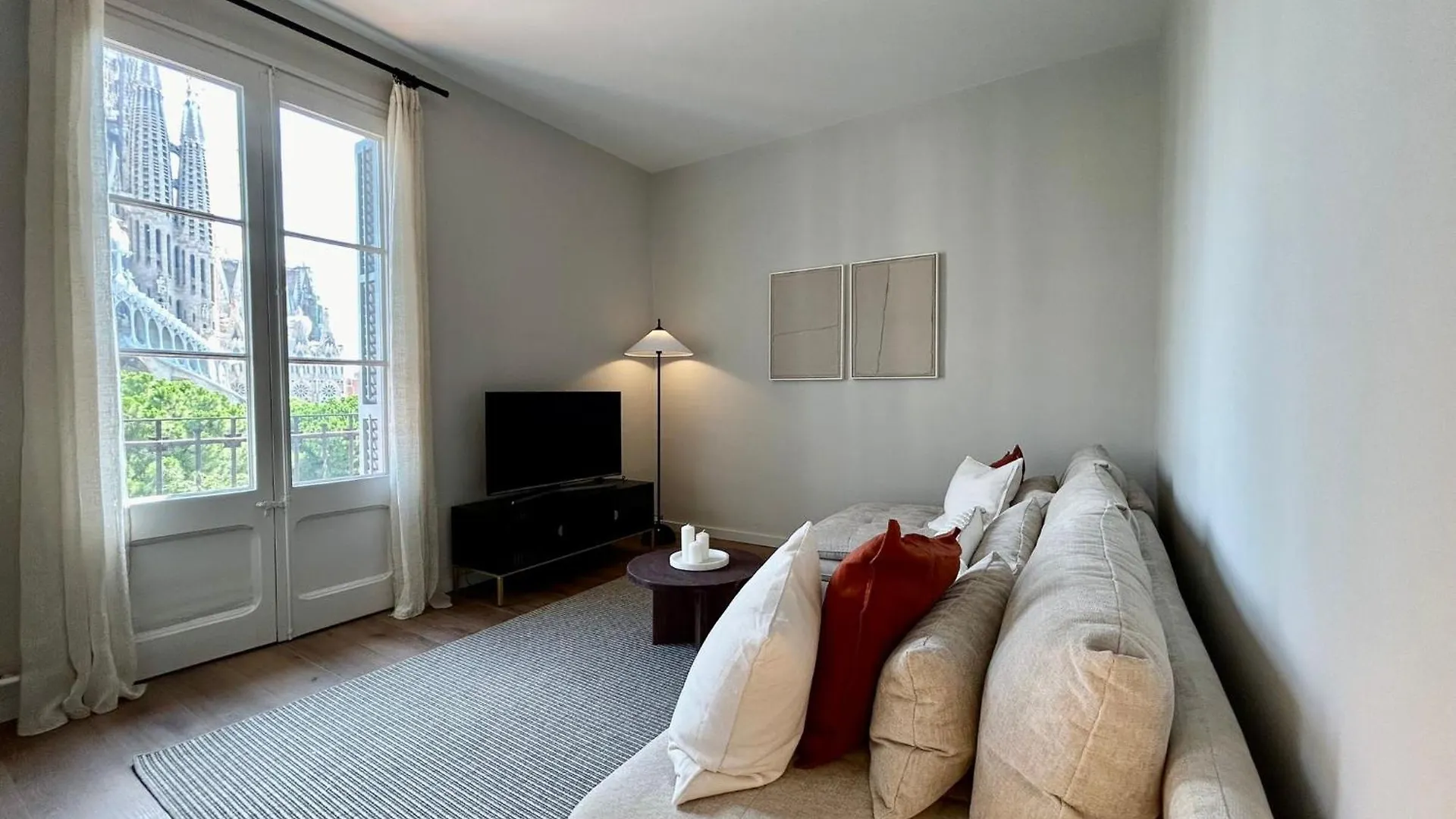 Barcelonaforrent Plaza Sagrada Familia Apartment Spain